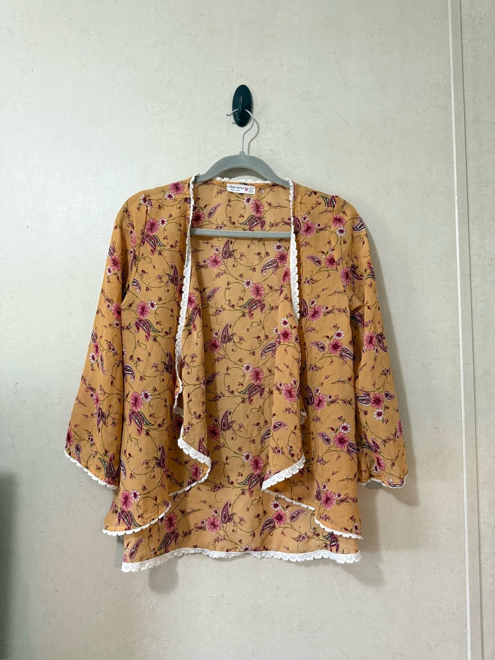 Knitworks Boho Tan Floral Kimono Top – Lace Trim – Size XL Plus